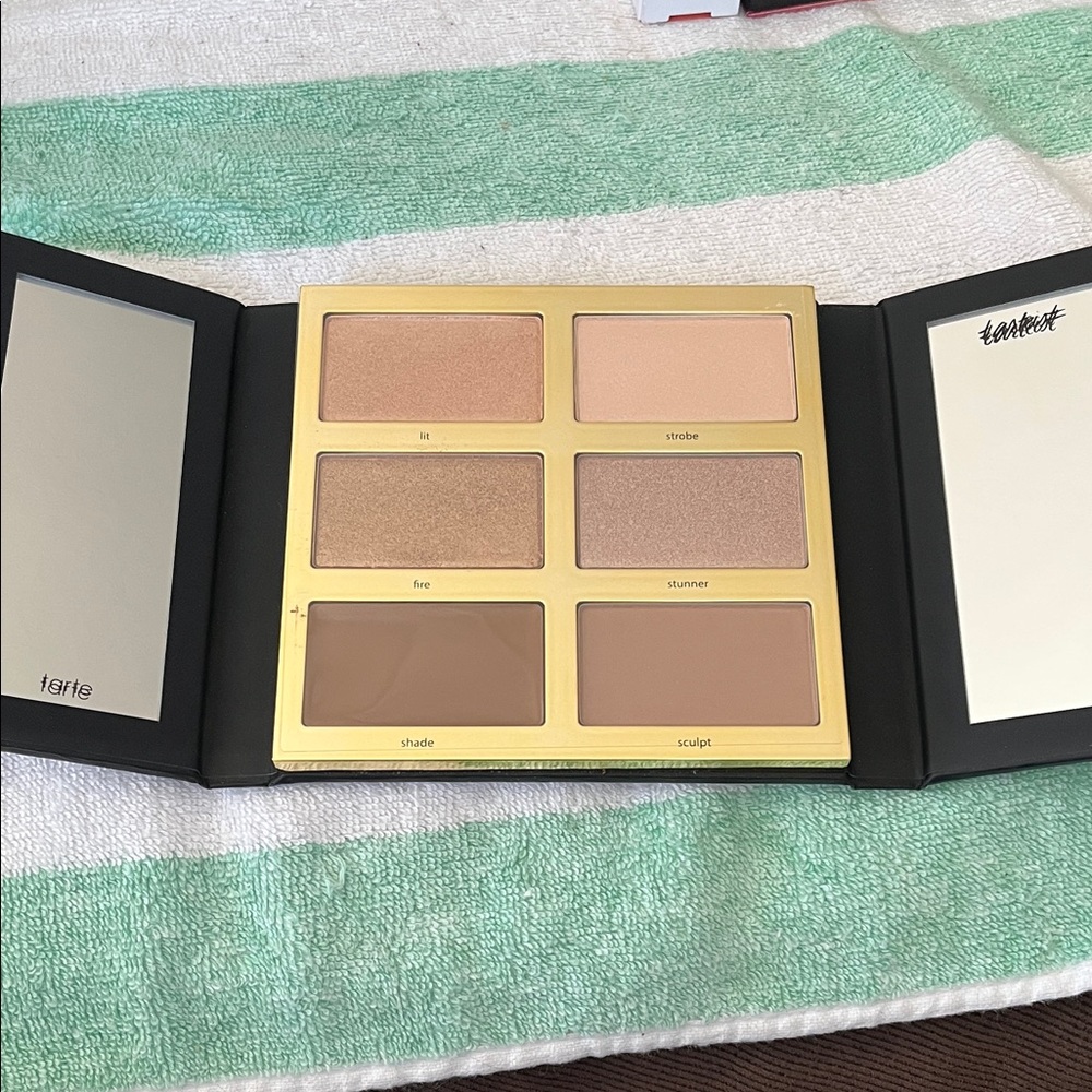 Tarte Tarteist Pro Glow Black and Gold Palette - Picture 2 of 2